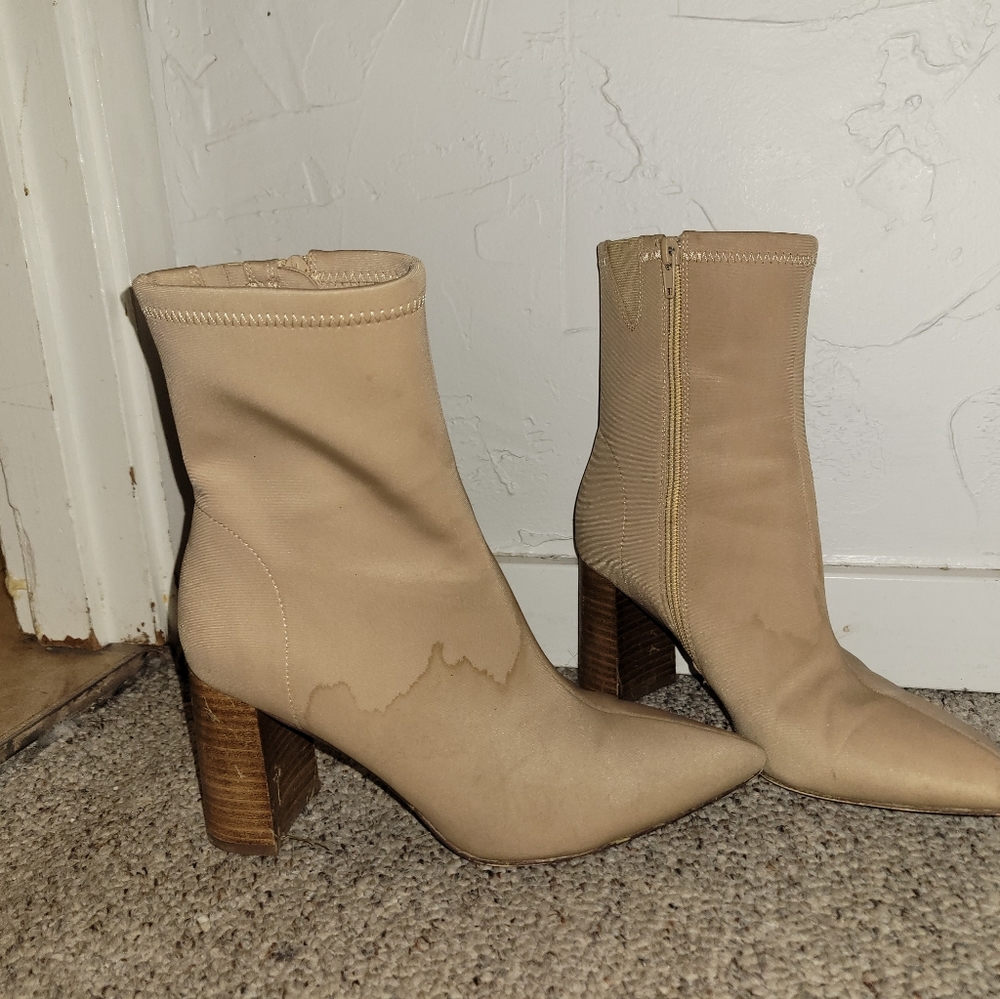 Heeled boots